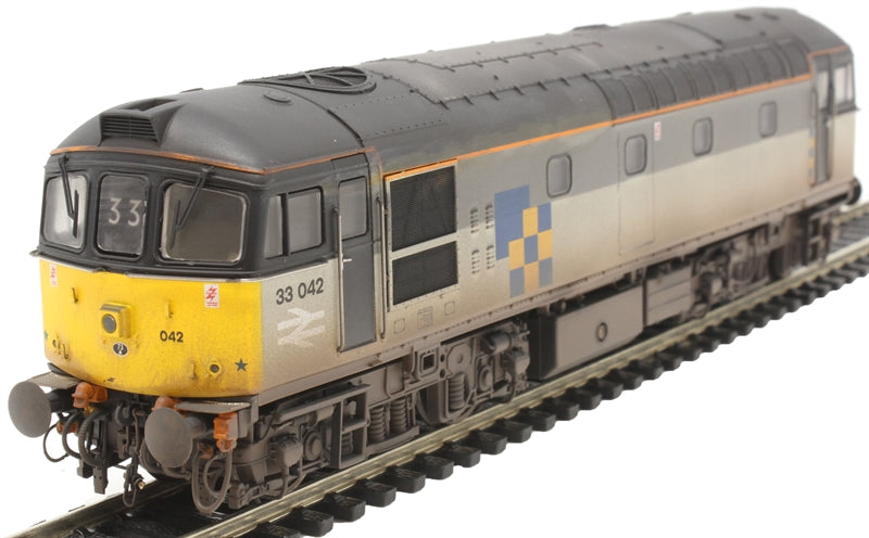 Class 33 - Construction Sector - 33042 - Weathered OO Scale