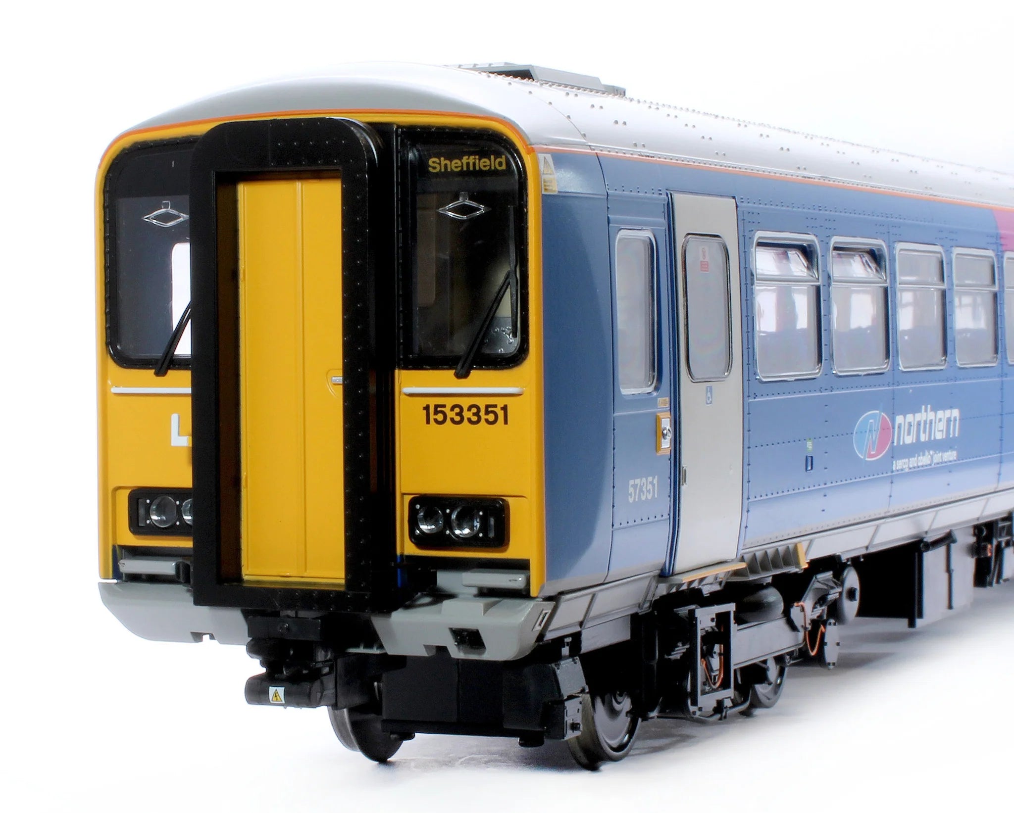 Class 153 - Northern - 153351 - O Scale - DCC Sound Fitted