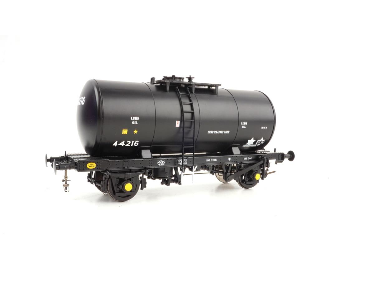 35T 'B' Tank - Esso Black - 44216 - O-schaal